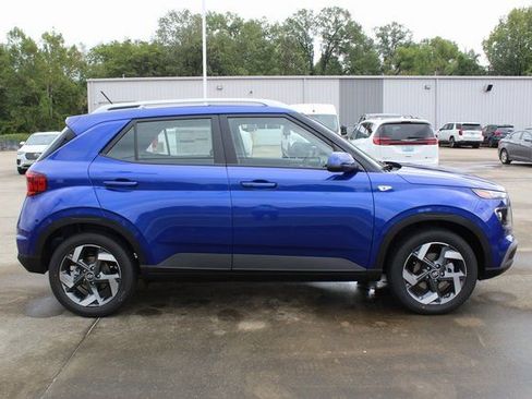 New 2026 Hyundai Venue SEL FWD image 5