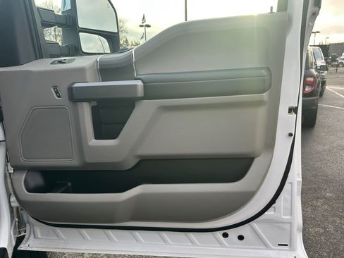 Used 2018 Ford F350 XLT w/ XLT Premium Package image 25