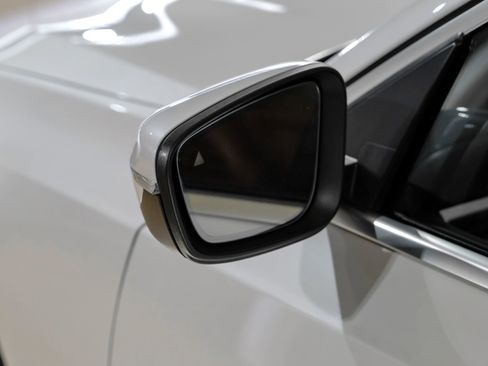 Used 2025 BMW 330i xDrive Sedan AWD/4WD image 44