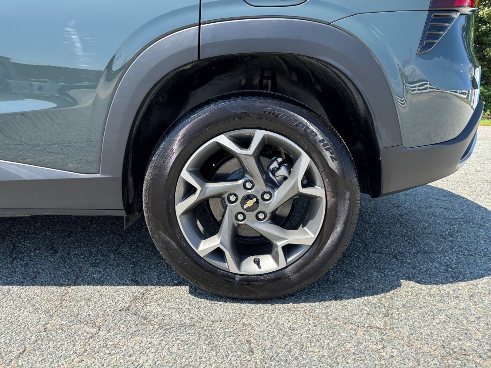 Used 2025 Chevrolet Trax LT FWD image 28