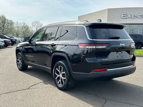 Used 2023 Jeep Grand Cherokee L Limited AWD/4WD image 4