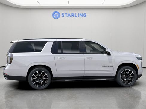 Used 2025 Chevrolet Suburban RST w/ Comfort Package AWD/4WD image 5