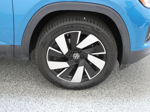 Used 2024 Volkswagen Atlas Cross Sport SE FWD image 5