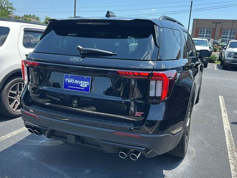 Used 2025 Ford Explorer ST w/ Sun And Sound Package AWD/4WD image 3