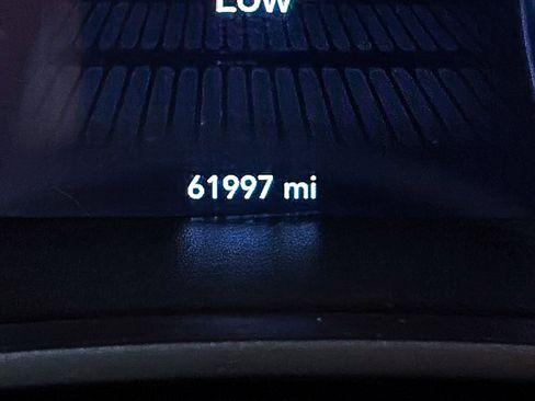 Used 2022 Dodge Challenger SXT w/ Blacktop Package image 31