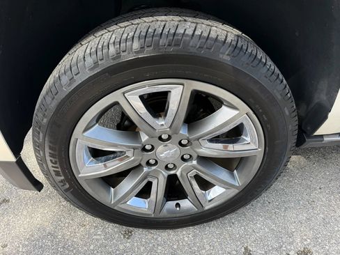 Used 2015 Chevrolet Tahoe LTZ RWD image 39