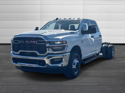 New 2026 RAM 3500 Tradesman w/ Chrome Appearance Group A AWD/4WD image 8