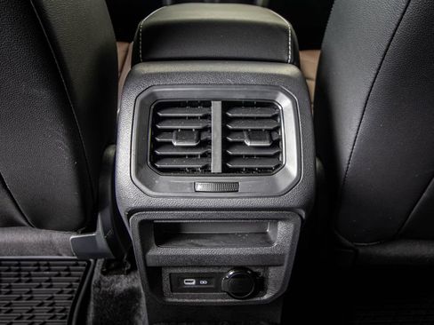 Certified 2024 Volkswagen Tiguan SEL R-Line AWD/4WD image 29