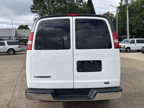 Used 2018 Chevrolet Express 3500 LT w/ LT Preferred Equipment Group RWD image 24