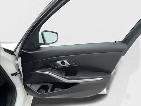Used 2025 BMW 330i Sedan RWD image 34