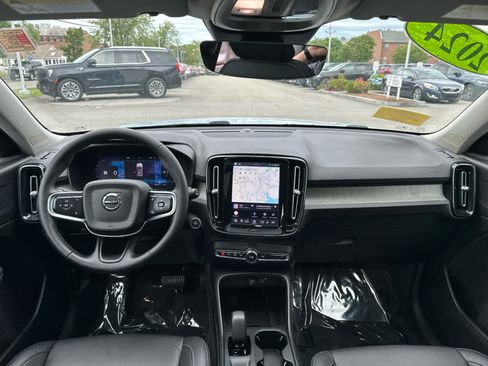 Used 2024 Volvo XC40 B5 Core w/ Protection Package Premier AWD/4WD image 26