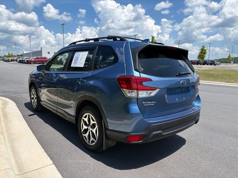 Certified 2022 Subaru Forester Premium AWD/4WD image 6