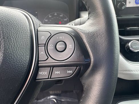 Used 2025 Toyota Corolla SE FWD image 16