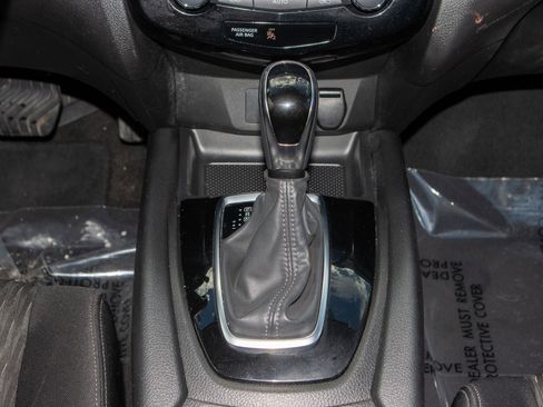 Used 2019 Nissan Rogue SV image 25