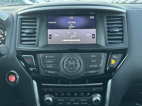 Used 2020 Nissan Pathfinder S image 31