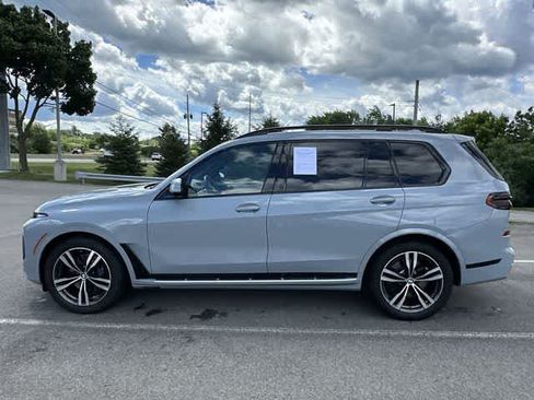 Used 2024 BMW X7 xDrive40i w/ M Sport Package AWD/4WD image 2