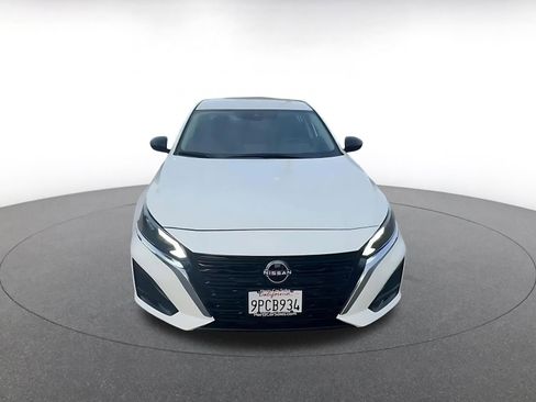 Used 2025 Nissan Altima 2.5 SV image 4