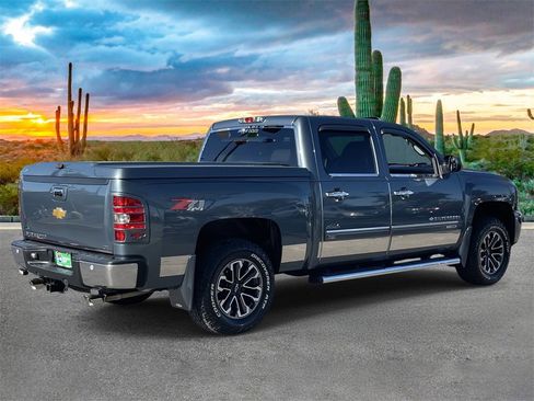 Used 2010 Chevrolet Silverado 1500 LTZ w/ Z71 Appearance Package image 3