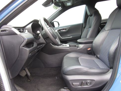 Used 2023 Toyota RAV4 XSE AWD/4WD image 10