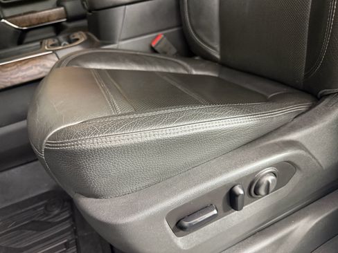 Used 2020 GMC Sierra 3500 Denali w/ Denali Ultimate Package image 16