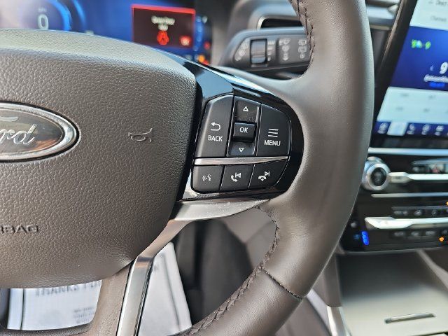 Used 2024 Ford Explorer Platinum w/ Technology Package AWD/4WD image 20