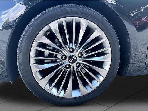 Used 2019 Kia Cadenza Limited FWD image 11