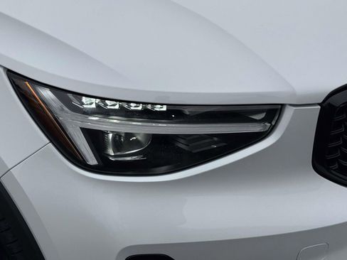 Certified 2023 Volvo XC40 B5 Ultimate w/ Protection Package Premier image 7