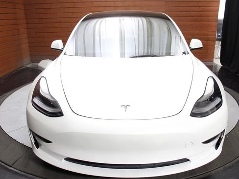 Used 2023 Tesla Model 3 Long Range image 2