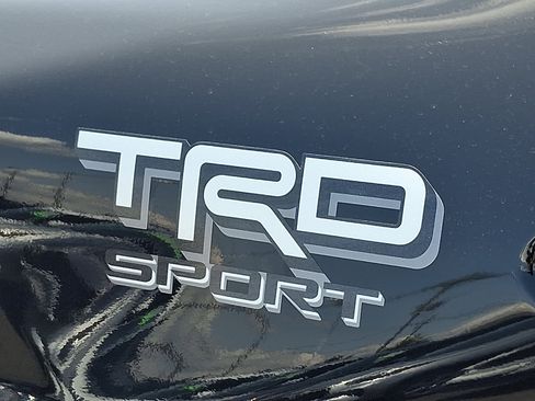 Used 2025 Toyota Tacoma TRD Sport w/ TRD Sport Premium Package AWD/4WD image 31