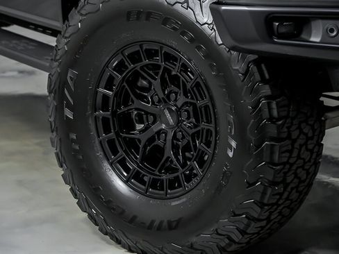 Used 2025 Ford F150 Raptor w/ Equipment Group 803A Raptor R AWD/4WD image 4