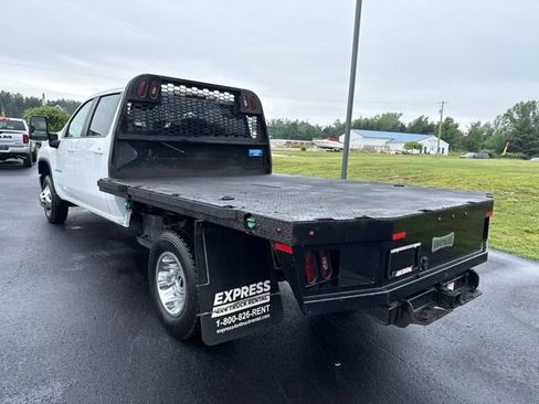 Used 2022 Chevrolet Silverado 3500 LT w/ Convenience Package AWD/4WD image 3