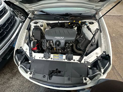 Used 2005 Buick LaCrosse CX w/ Silver Convenience Package image 34