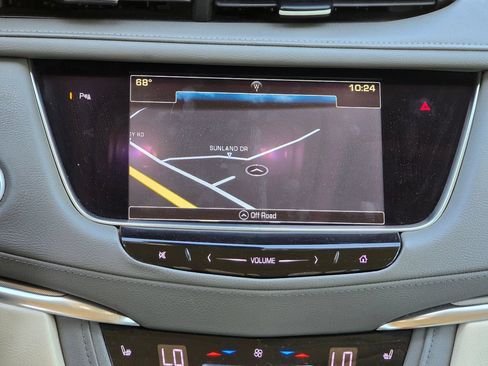 Used 2017 Cadillac XT5 Luxury w/ Driver Awareness Package AWD/4WD image 7