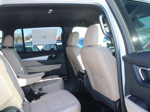 New 2026 Buick Enclave Preferred w/ Power Package image 5