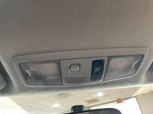 Used 2009 Mitsubishi Outlander SE image 38