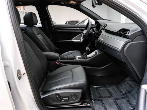 Used 2024 Audi Q3 2.0T Premium Plus w/ Premium Plus Package image 37