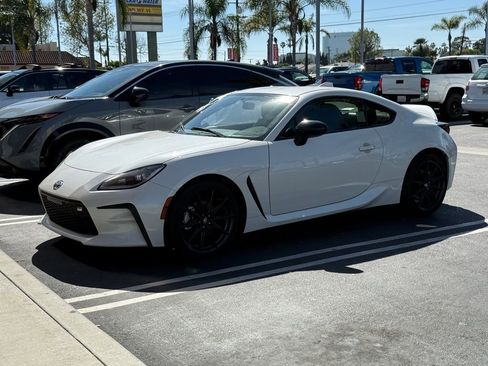 Certified 2024 Toyota GR86 Premium image 2