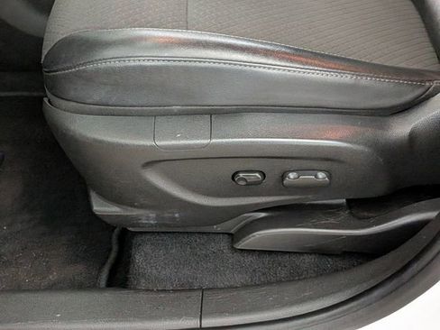 Used 2020 Buick Encore Preferred image 12