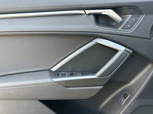 Used 2025 Audi Q3 2.0T Premium w/ Black Optic Sport Package AWD/4WD image 12