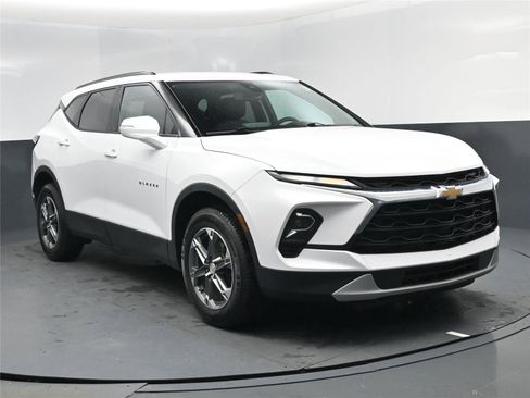 Used 2024 Chevrolet Blazer LT image 17