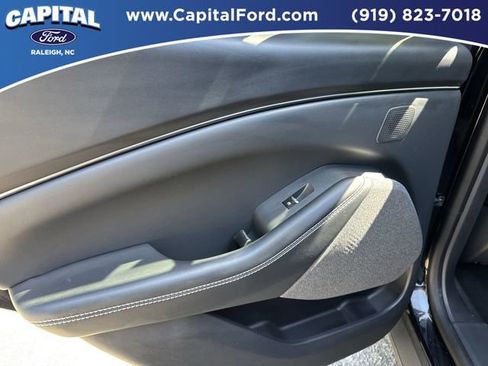 Certified 2025 Ford Mustang Mach-E Premium AWD/4WD image 17