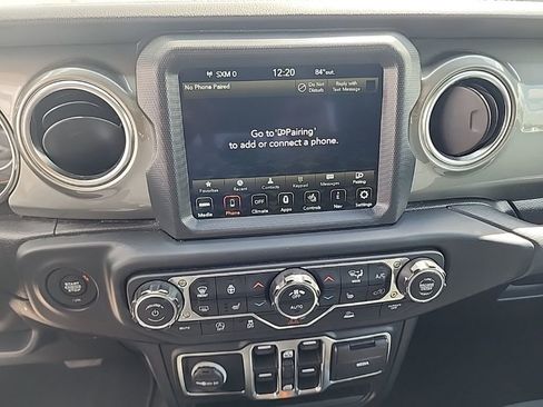 Used 2022 Jeep Gladiator Overland w/ Cold Weather Group image 13