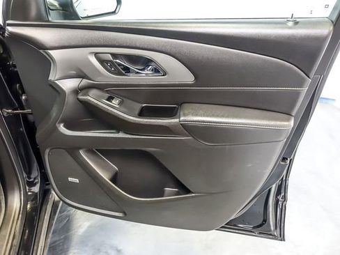 Used 2023 Chevrolet Traverse LT w/ LT Premium Package AWD/4WD image 37