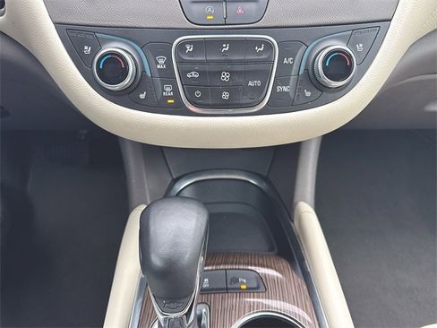 Used 2024 Chevrolet Malibu LT image 17