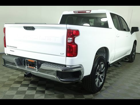 Used 2022 Chevrolet Silverado 1500 LT image 12