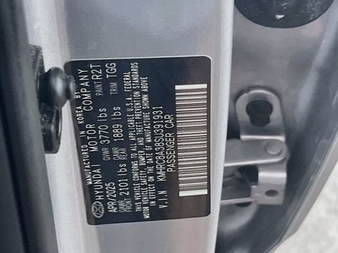 Used 2025 Hyundai Venue SEL FWD image 25