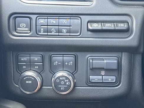 Used 2024 GMC Yukon XL AT4 w/ Technology Package image 23