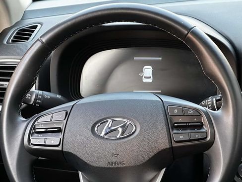 Used 2025 Hyundai Venue SEL FWD image 24