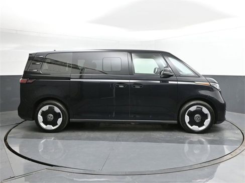 New 2025 Volkswagen ID. Buzz Pro S image 26