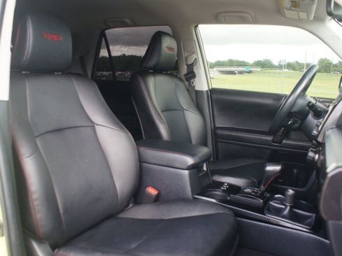 Used 2023 Toyota 4Runner TRD Off-Road Premium AWD/4WD image 24